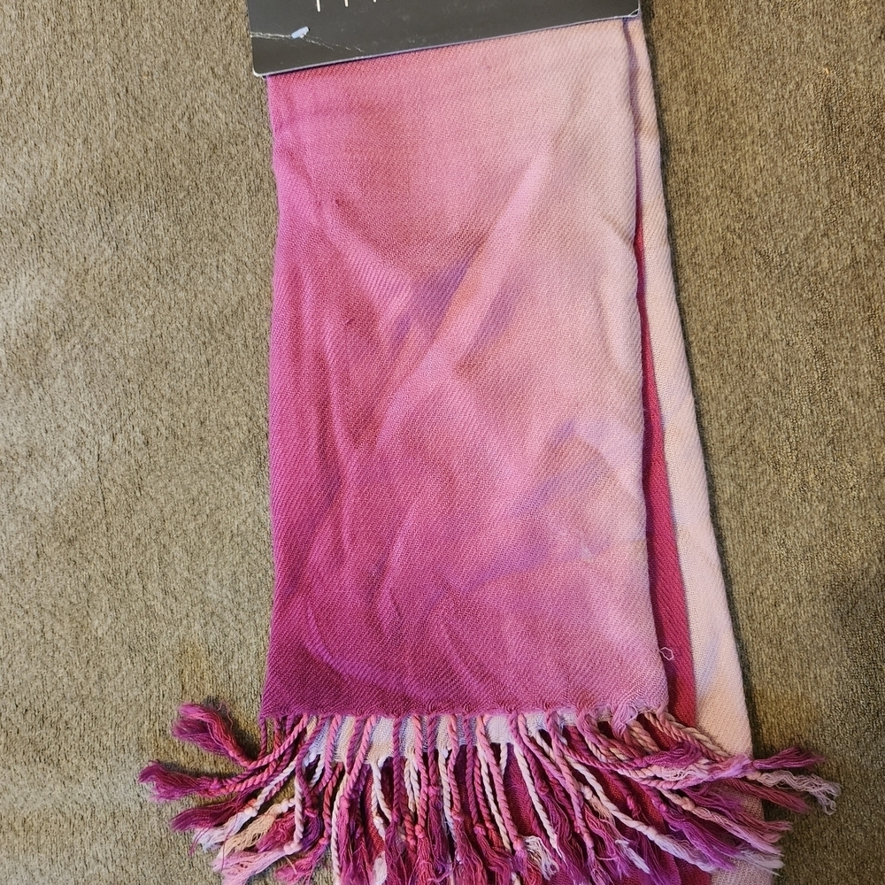 NWT Minicci Pink Ombre Scarf